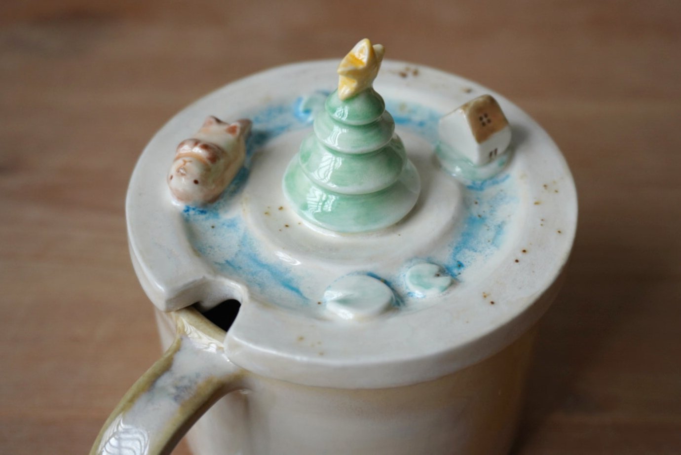 On Sale - Christmas Cup Otter