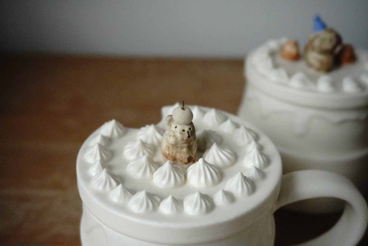 Lidded Cup - Creamy Vanilla Cappybara