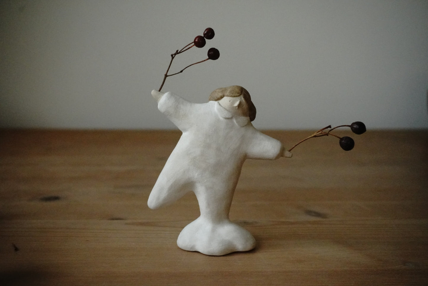 Figurine - Cheerful Girl